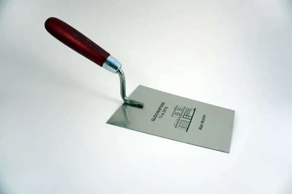 Maurerkelle mit individueller Gravur