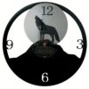 Wolf-Uhr aus Vinyl – Ausdrucksstarkes & Persönliches Geschenk 1 „Wolf-Uhr aus Vinyl mit heulendem Wolf und Mondmotiv“