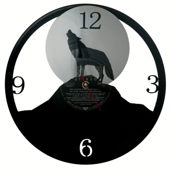 Wanduhr mit Wolfsmotiv aus Vinyl