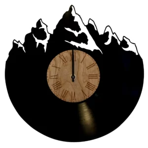 Einzigartige Gebirgsuhr aus Vinyl