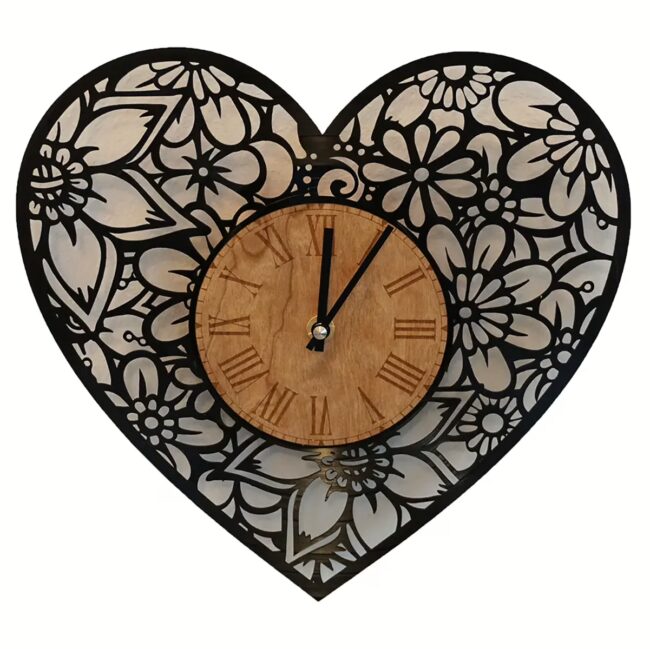 Romantische Wanduhr Herz aus Vinyl-Schallplatte