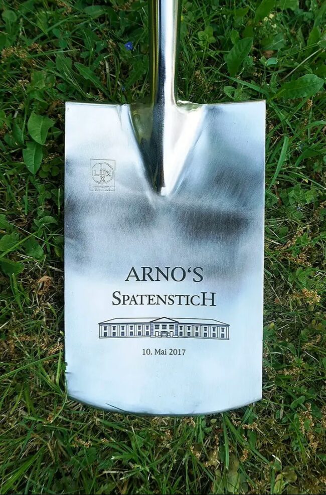 Gelaserter Spaten für Spatenstich